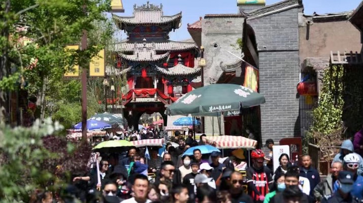 集團(tuán)要聞丨甘肅文旅集團(tuán)各景區(qū)“五一”假期人氣爆棚，累計(jì)接待游客50余萬(wàn)人次