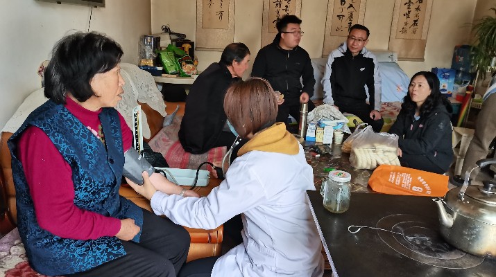 九九重陽節(jié)，濃濃敬老情 ——集團駐村工作隊開展重陽節(jié)走訪慰問活動